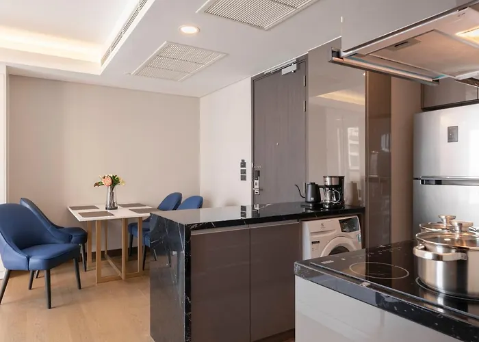 Wyndham Queen Convention Centre 4*