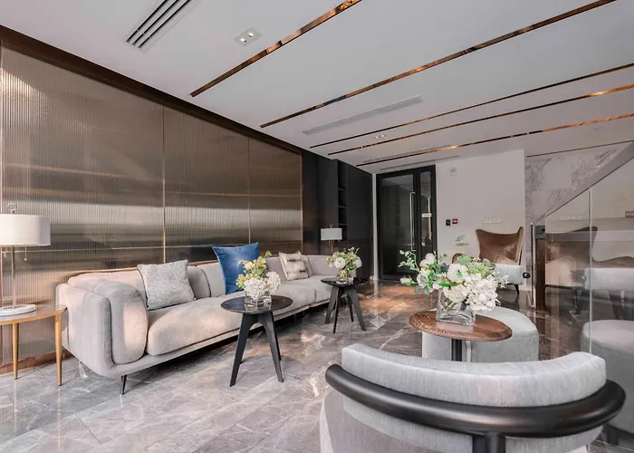 Hotel Wyndham Queen Convention Centre 4*