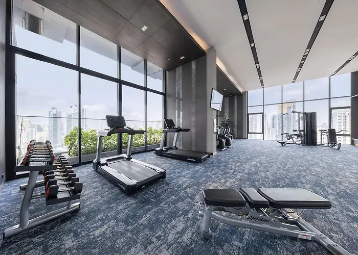 Wyndham Queen Convention Centre Hotel 4*