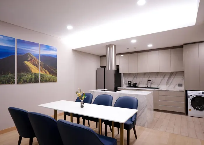Hotel Wyndham Queen Convention Centre 4*