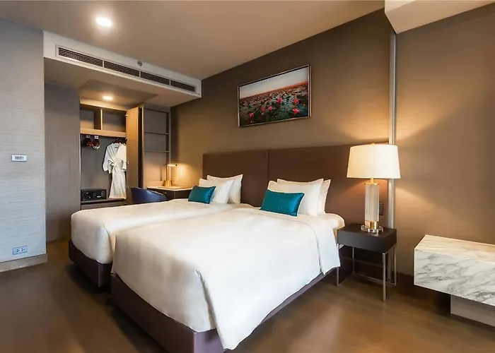 Hotel Wyndham Queen Convention Centre 4*