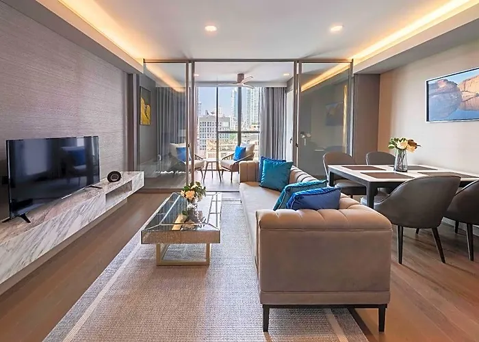 Hotel Wyndham Queen Convention Centre 4*